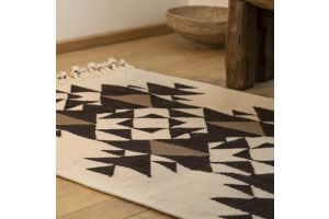 Handwoven Rug with Gray Triangular Geometric Pattern