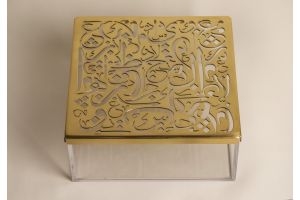 SMALL PLEXI BOX WITH GOLD CALLIGRAPHY LID