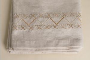 Embroidered Linen Tablecloth: Geometric