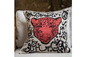 Tiger w/ Arabic Letters Cushion 50*50 - Pink